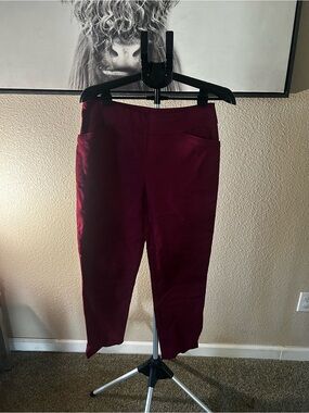 Women's Burgundy Pull-On Ankle Pants